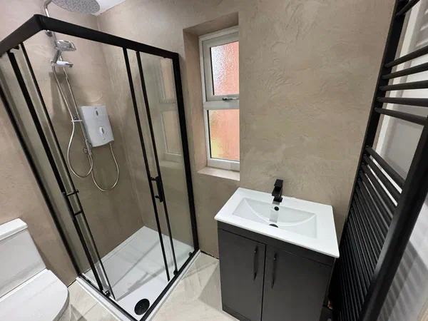 Contemporary Microcement Bathroom Finish