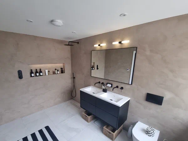 Seamless Waterproof Wet Room Floor
