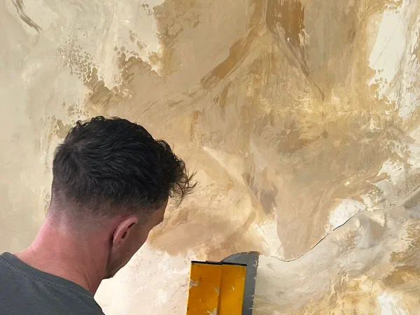 Luxury Polished Stucco Staircase Wall